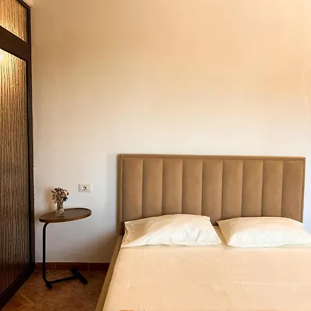 Apartament Aparments Ardi *